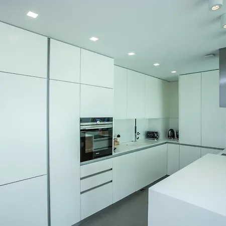 Ocean 52 By Rent4all شقة